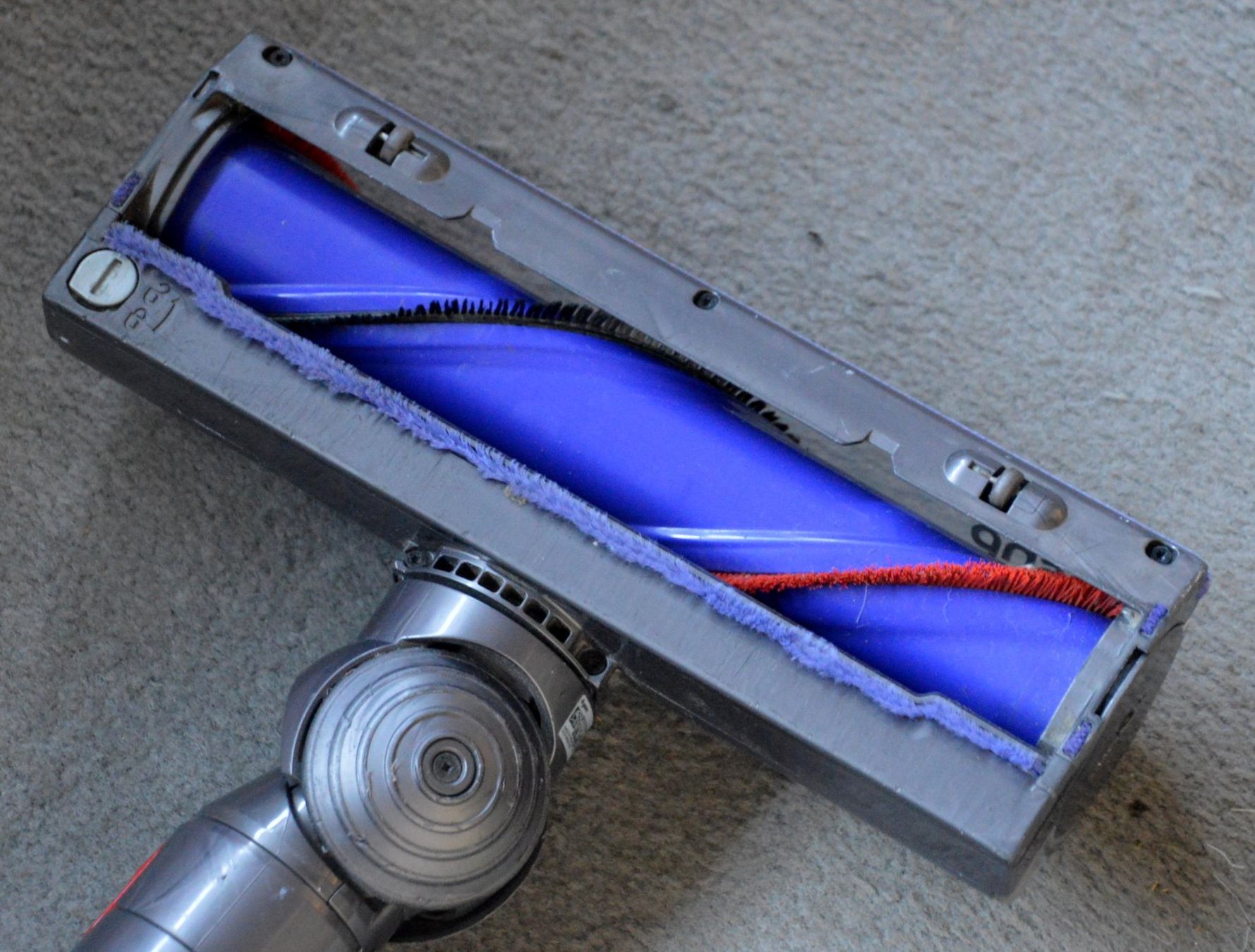 Dyson Staubsauger & Zubehör: Staubsauger Dyson V8 aspirateur – Gebraucht aus Collonges von arashee 2