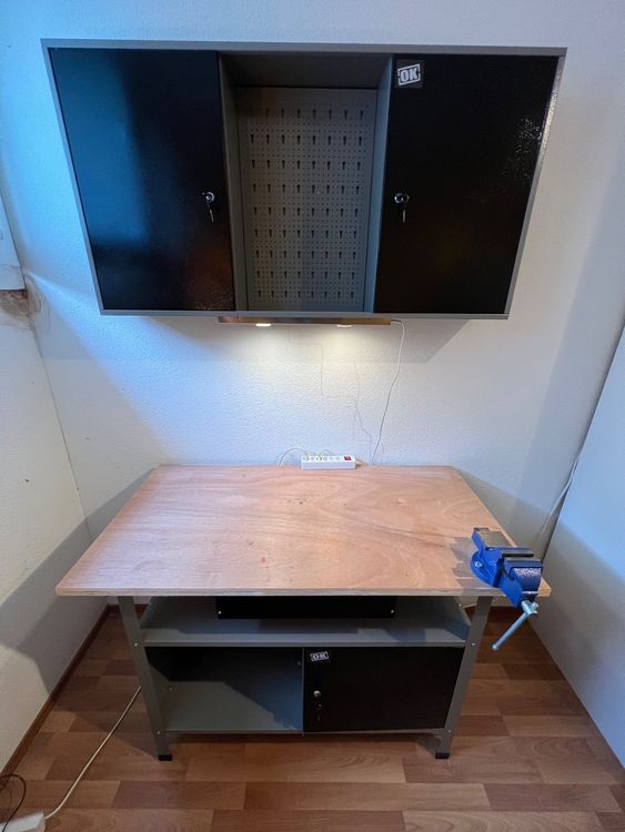 Avilia Werkbank mit Schublade, 2 Einlegeböden und Lochplatte – robuster DIY-Workstisch mit 12 Haken, ideal für Garage und Werkstatt, Tragkraft 100 kg