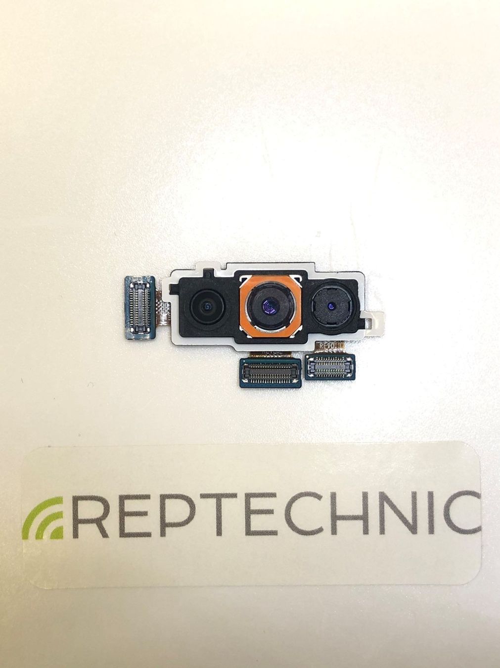 Samsung Telefoni cellulari / Smartphones: Samsung Galaxy A70 Rück Kamera – Nuovo e nell'imballaggio originale da bern venduto da reptechnic