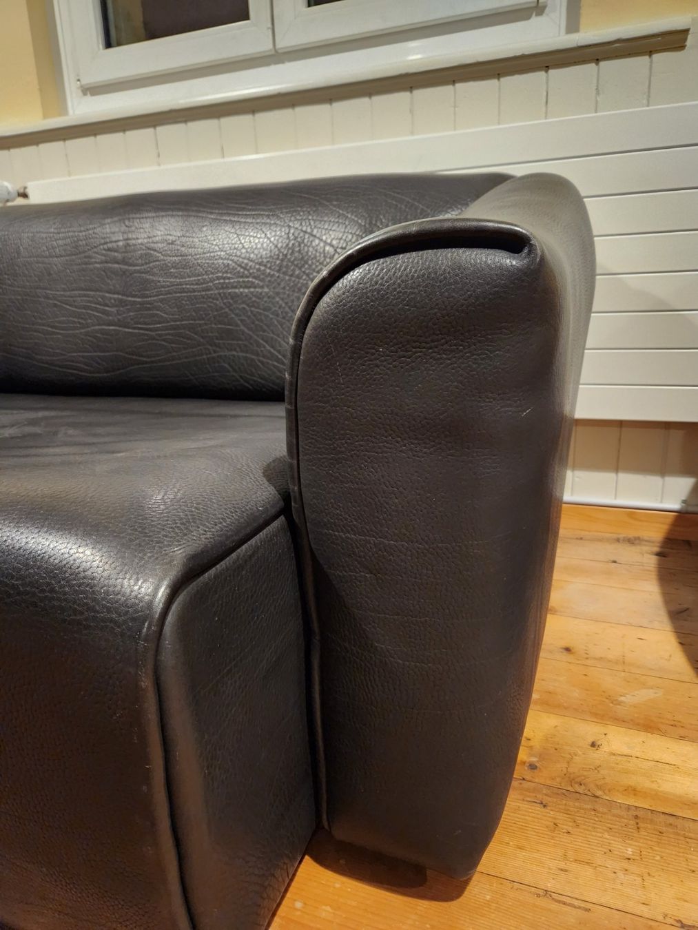 De Sede Divani: Designer Sofa De Sede DS47 Büffelleder schwarz – Usato da Lichtensteig venduto da UsedIN 6