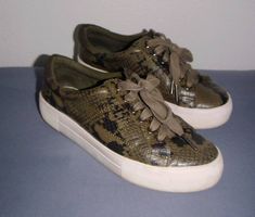 Sneaker mit Tierprint, Gr. 38, Olive * PARFOIS *