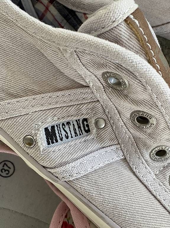 Scarpe da donna: Sneakers, Gr. 37, 4 Stk. – Nuovo (secondo la descrizione) da Bremgarten AG venduto da Honeybooker 2
