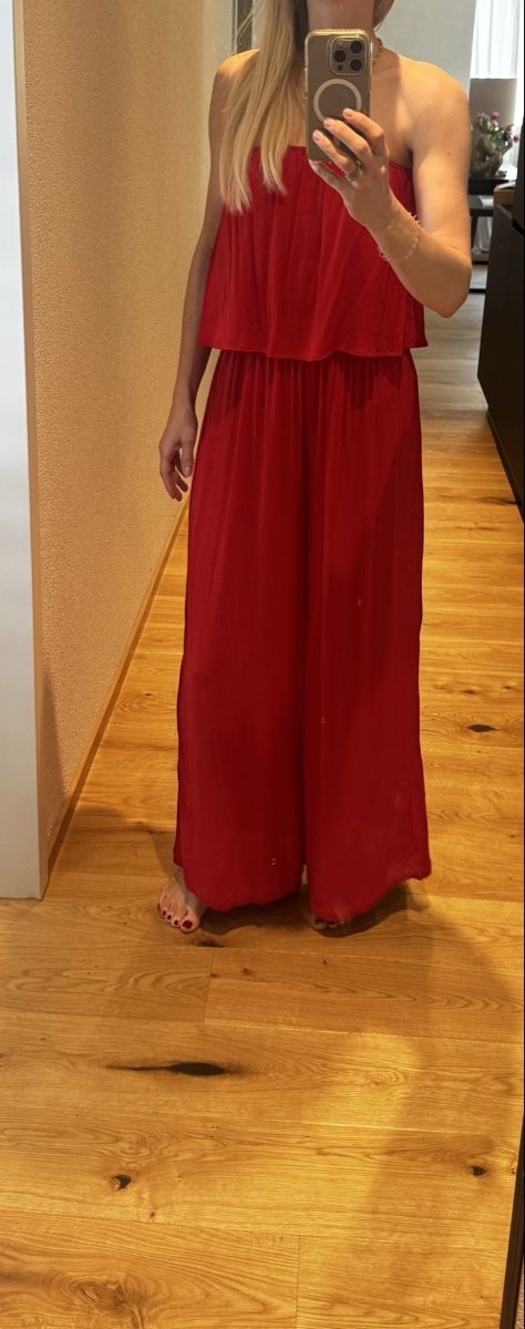 Tute: Roter Sommer Jumpsuit, One Size, schulterfrei – Usato da Uetikon am See venduto da chr_r22y 1