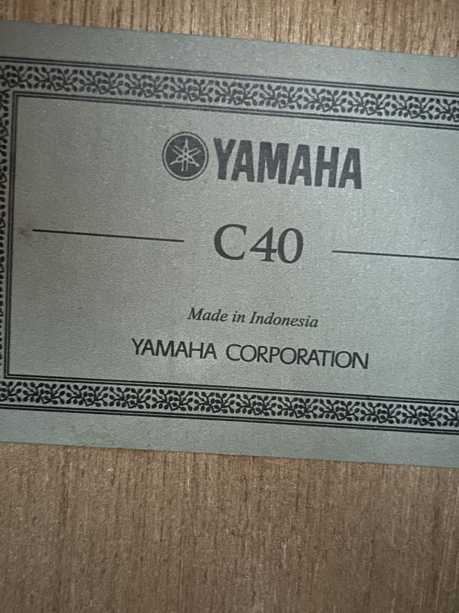 Yamaha Strumenti musicali: Guitare classique Yamaha C40  – Nuovo (secondo la descrizione) da Rossens FR venduto da lcq_8bz8 1