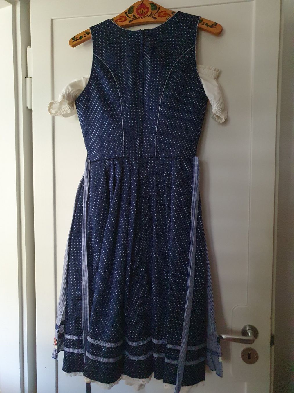 Krüger Robes: Krüger Dirndl mit Bluse Gr. 36/38 – D'occasion à Winterthur par Natascha_1994 1