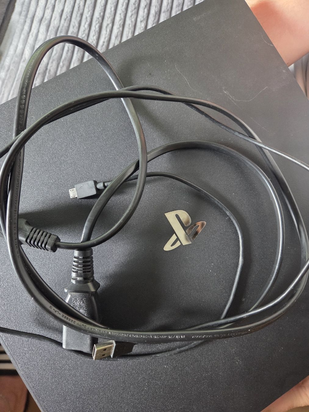 Sony Console: Playstation 4 mit Controller – Usato da Untervaz venduto da lara061 2