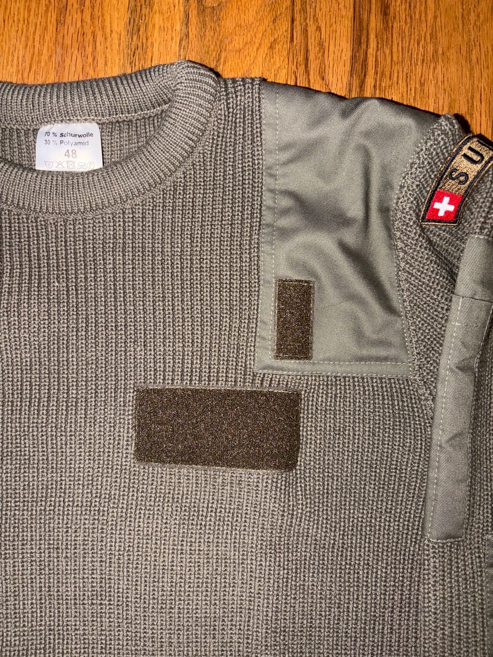 Pulls & Sweat-shirts: 2/2 Schweizer Armee Pullover ä Grösse – D'occasion à Opfikon par oza_cc6l 1