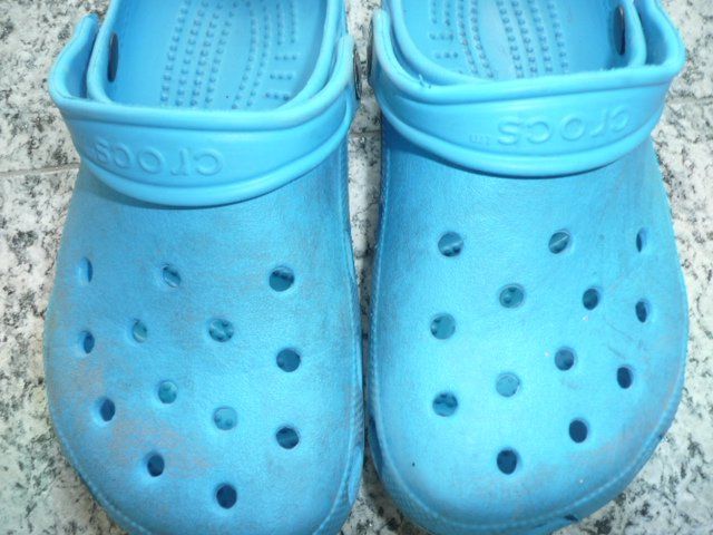 Crocs Scarpe da uomo: Crocs Badeschuhen original in blau in Gr. 35 – Usato da Zug venduto da falama 5