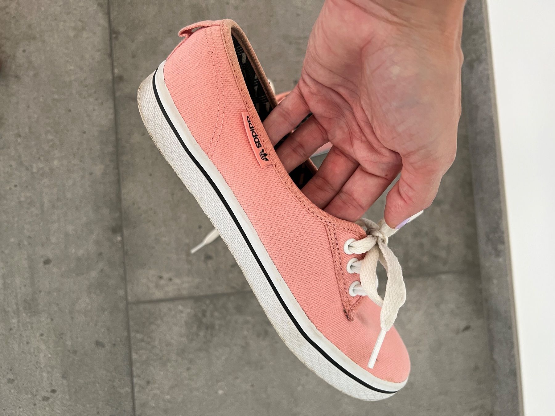 Adidas Scarpe da donna: Adidas sneakers – Nuovo (secondo la descrizione) da Cama venduto da UnleashdByAna 2