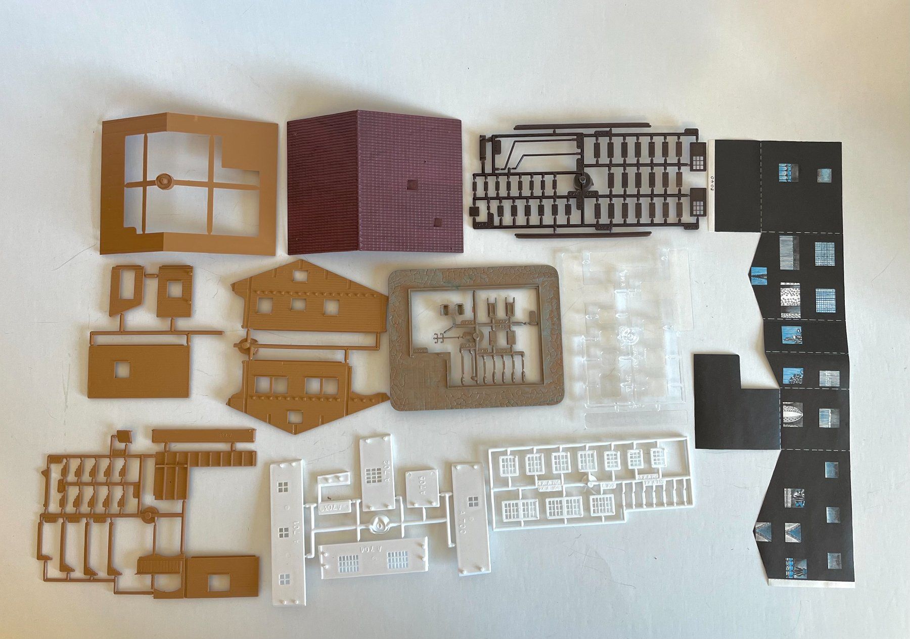 Kibri Modelleisenbahnen: Kibri  HO 8040, Chalet Brienz – Neu und originalverpackt aus Reinach BL von Urs4153 2