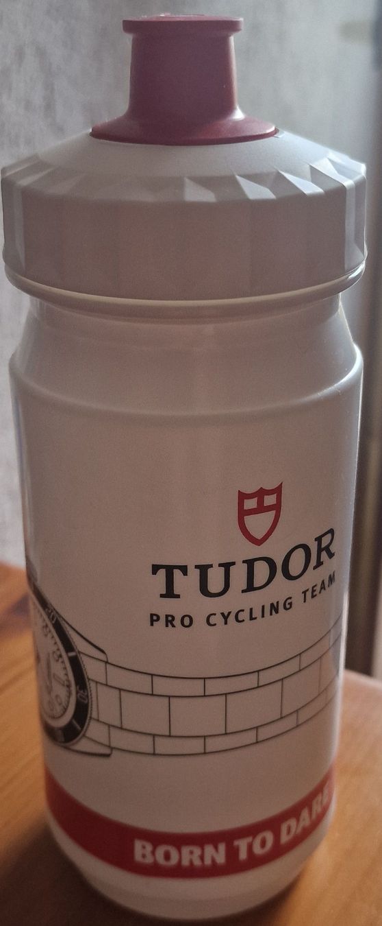 Trinkflaschen & Thermosflaschen: Tudor Pro Cycling Water Bottle – Gebraucht aus Vernier von dyl_8v8k