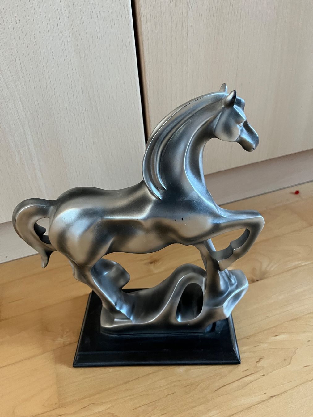 Sculture & Statue: Pferde Skulptur auf Sockel – Usato da Bottenwil venduto da tob_f5yd