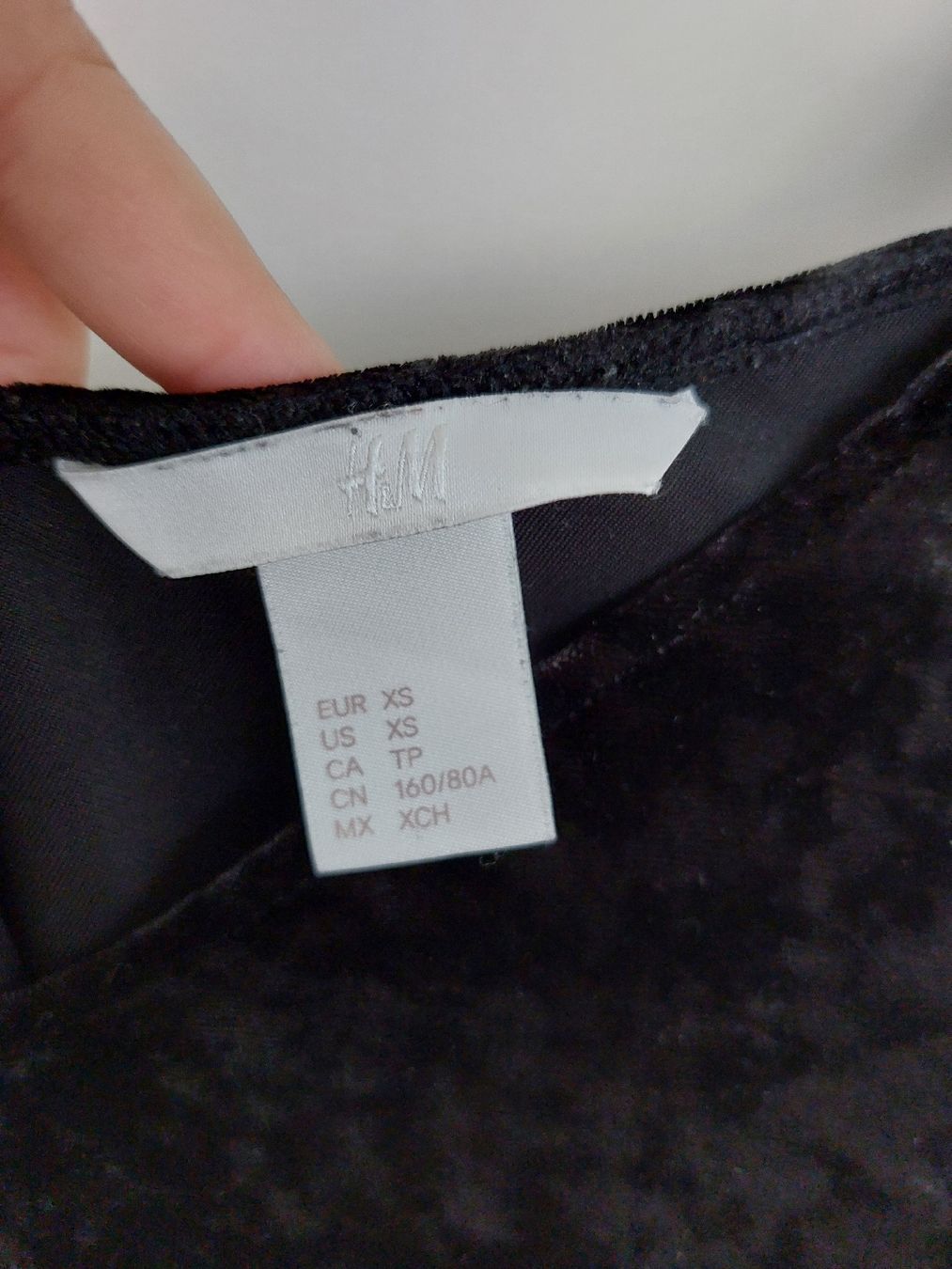 H&M Top: Top noir aspect velours H&M XS – Usato da Lausanne venduto da claire1401 4