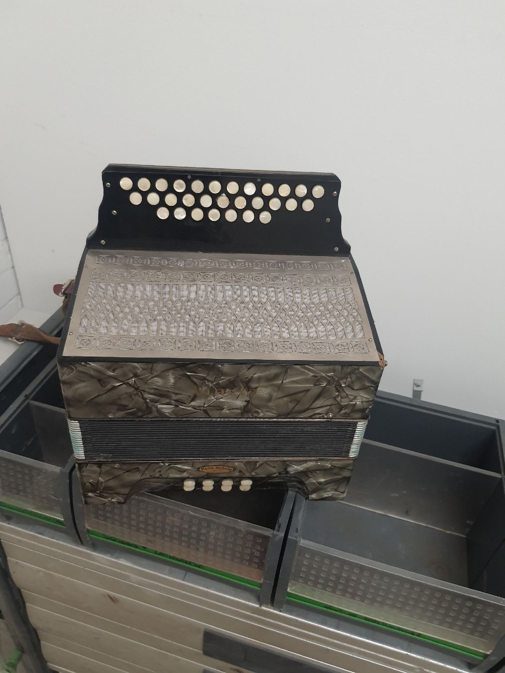 Musikinstrumente: accordéon diatonique 4 voix  – Gebraucht aus Pont-de-la-Morge von Mirabelle0 1