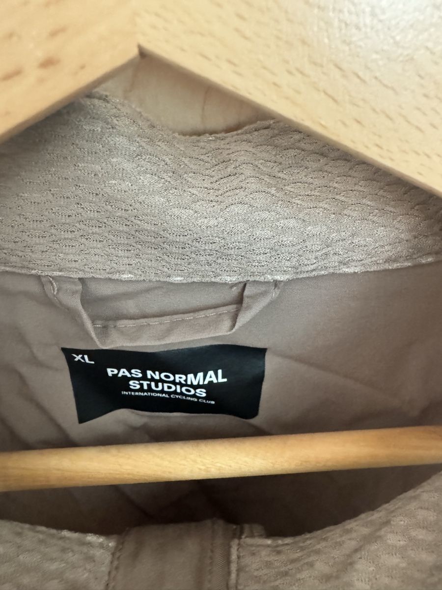 Pas Normal Studios Giacche: Pas normal studios PNS Men's Mechanism Stow Away Jacket XL – Usato da Zürich venduto da gva_r9gs 1
