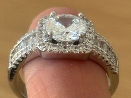 Luxus Elegante Gr.18/8 Ring Farbe: Silber / Zirkonia Weiss