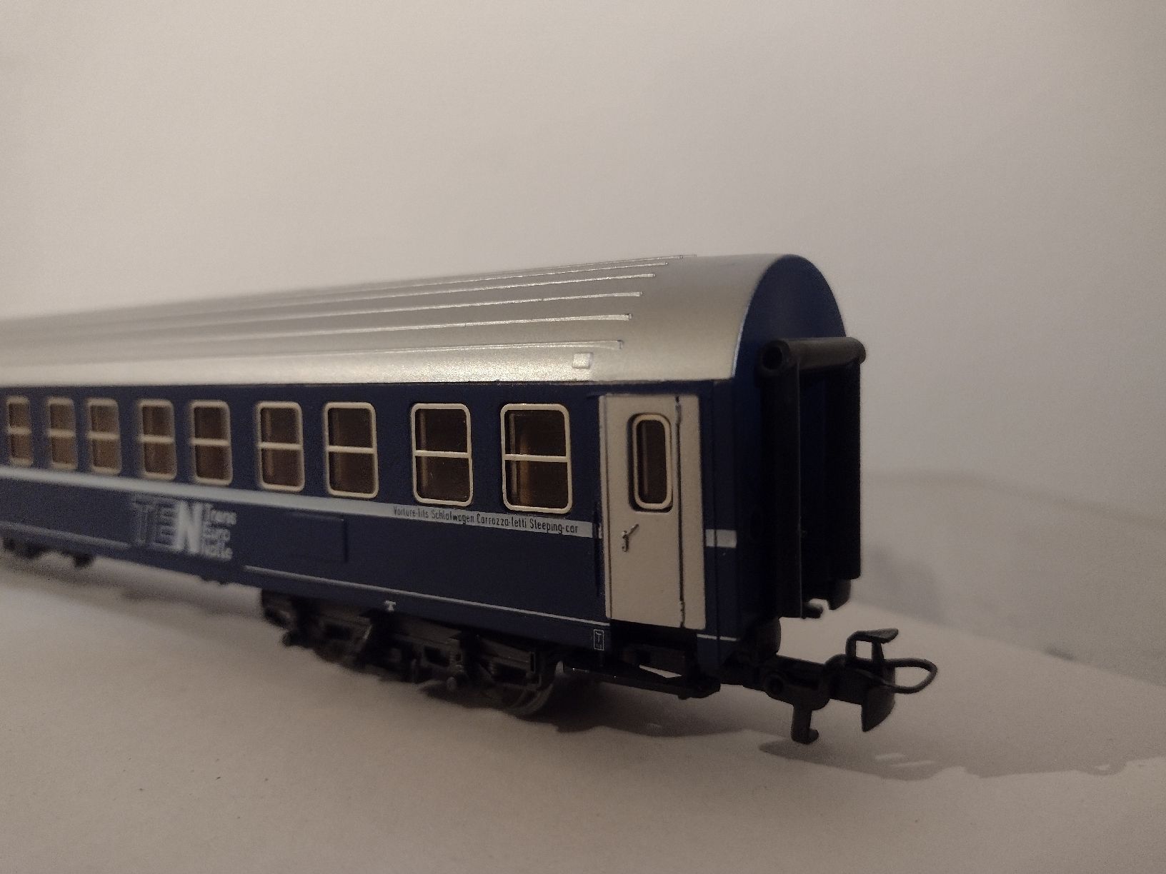 Märklin Modellini di ferrovie: Märklin HO Scale FS TEN Train Car - Blue/Silver -AC Model – Usato da Zürich venduto da TrainLine 1