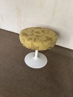 Retro Sitzhocker mit Tulpenfuss
