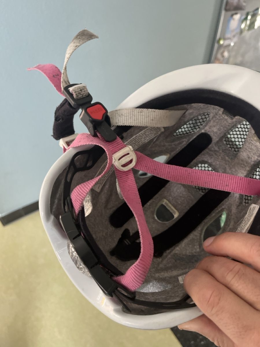 Alpina Caschi: Kinder Velohelm mit Rücklicht alpina – Usato da Langendorf venduto da oceano68 2