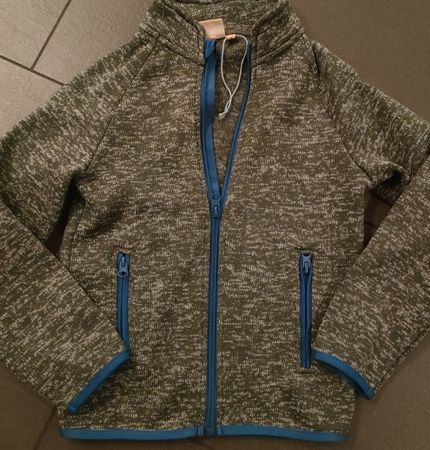 Strickfleece Jacke  grau mit blauen Details, Grösse 128