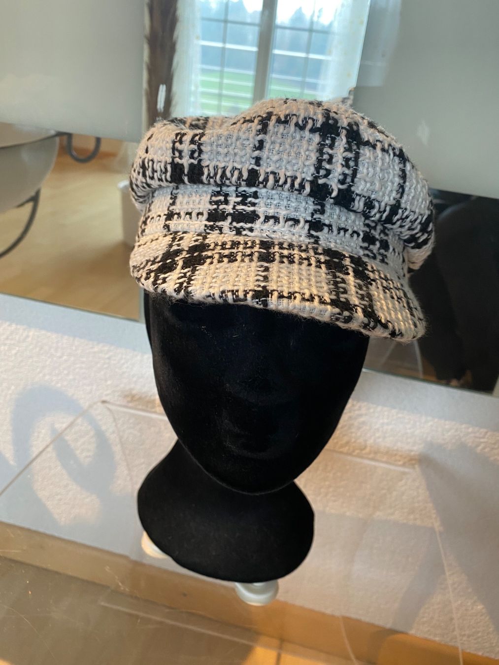 Chapeaux, bonnets & casquettes: BAKER BOY HUT WEISS/SCHWARZ  KARIERT – Neuf (Voir description) à Eschenbach SG par Lady020 2