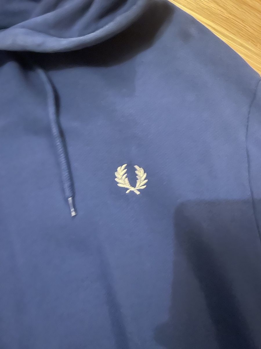 Fred Perry Pulls & Sweat-shirts: Fred Perry Pulli Blau Grösse L – Neuf (Voir description) à Kehrsatz par tim_jt86 1