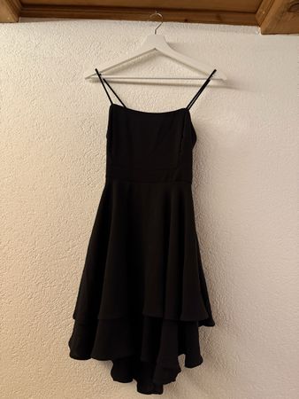 Kleid schwarz, Stufenrock