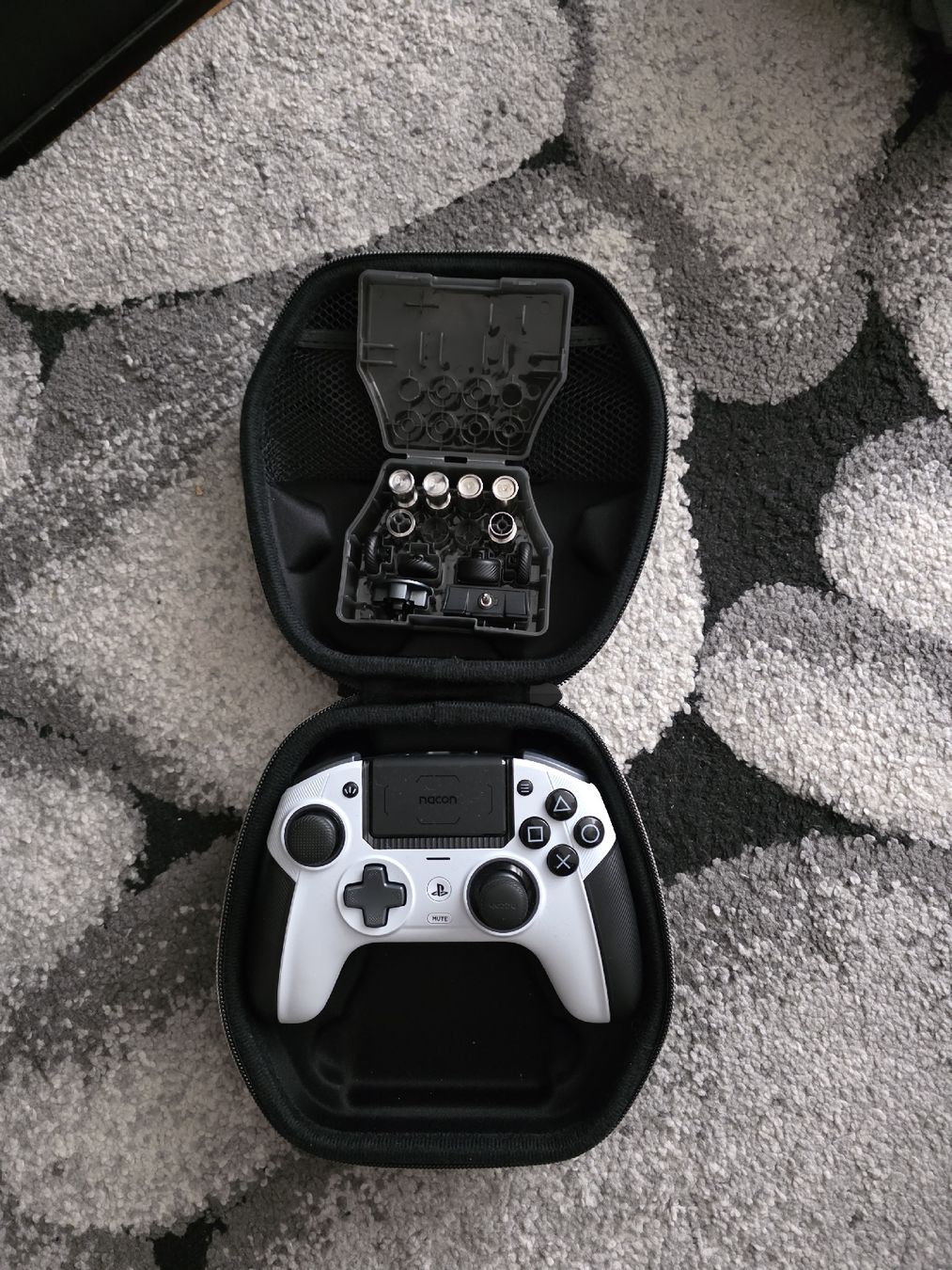 Controller: Nacon Controller PS5 – Nuovo (secondo la descrizione) da Aarau venduto da ale_fbr6