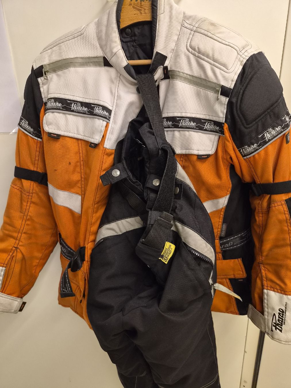 Lotti di vestiti: Motorad jack und Hose polo – Usato da Riehen venduto da mbahn 4