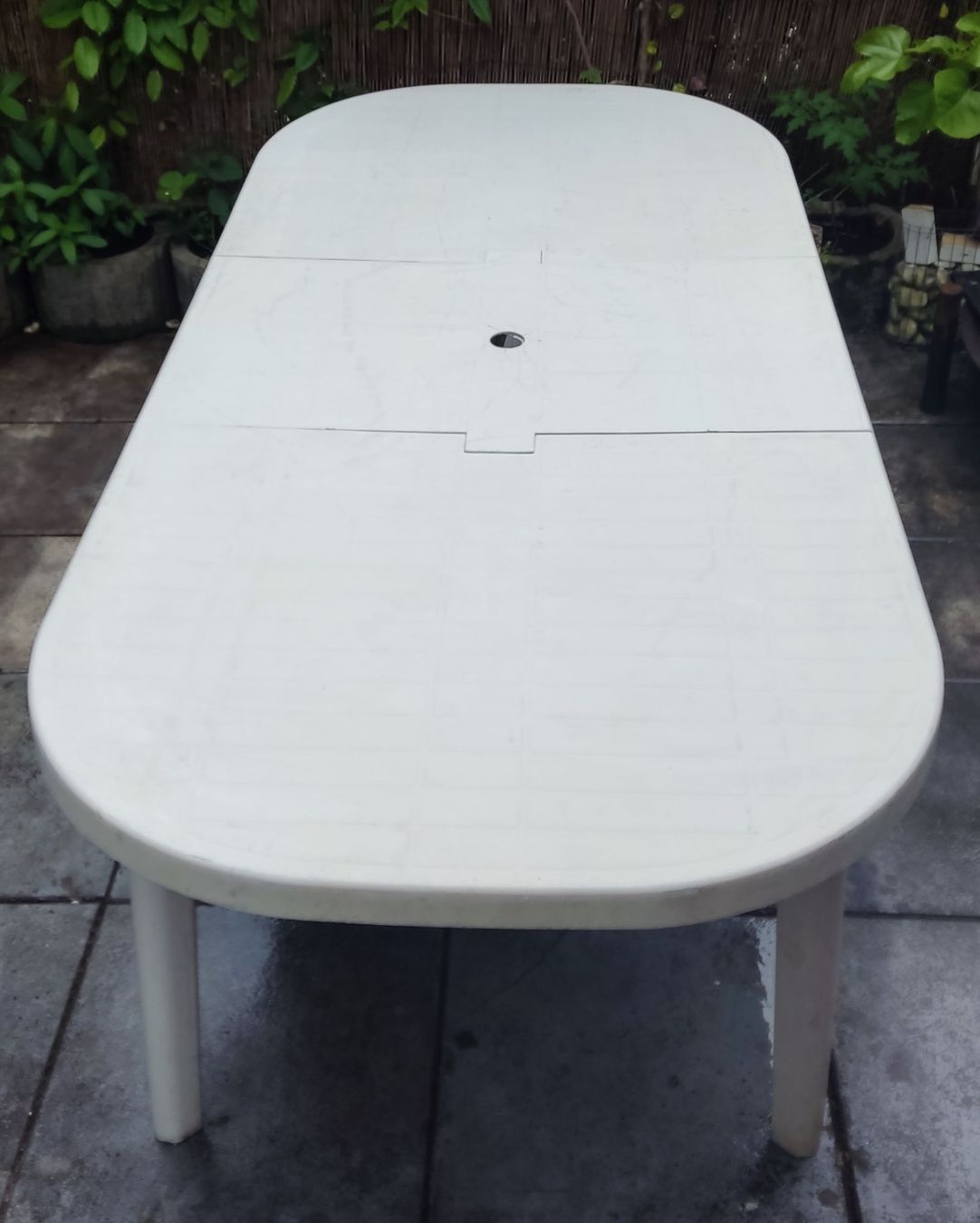 Tavoli: Stabiler Gartentisch 2 Meter lang – Usato da Biel/Bienne venduto da AnikaNah 2