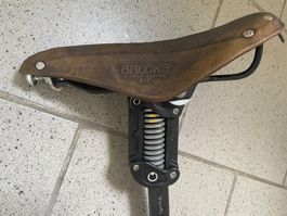 Brooks Ledersattel B17 mit gefederter Sattelstütze