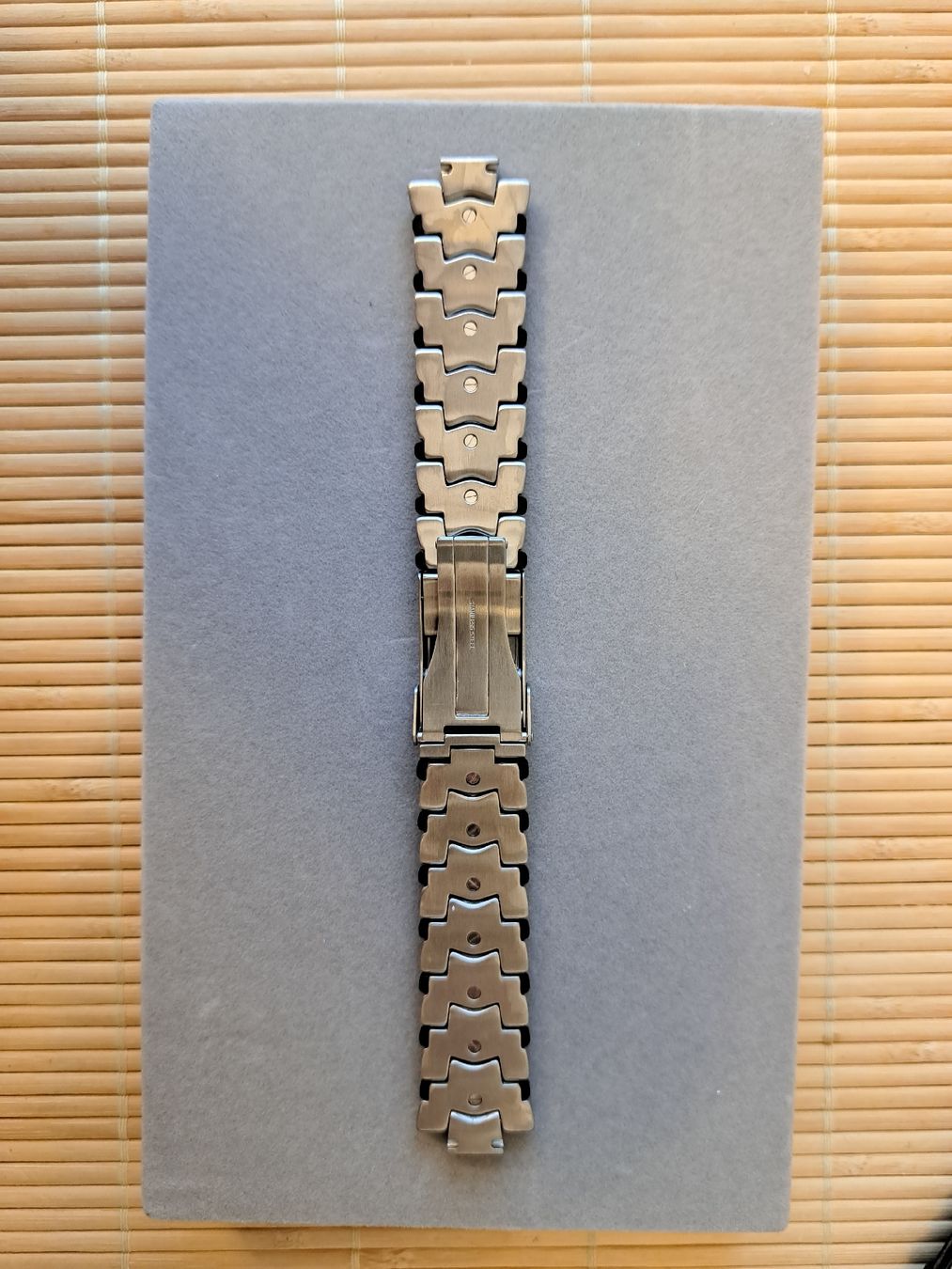Universal Genève Uhren: Bracelet montre Universal Genève Senna – Neu und originalverpackt aus Le Locle von Lapidary.Duc 1