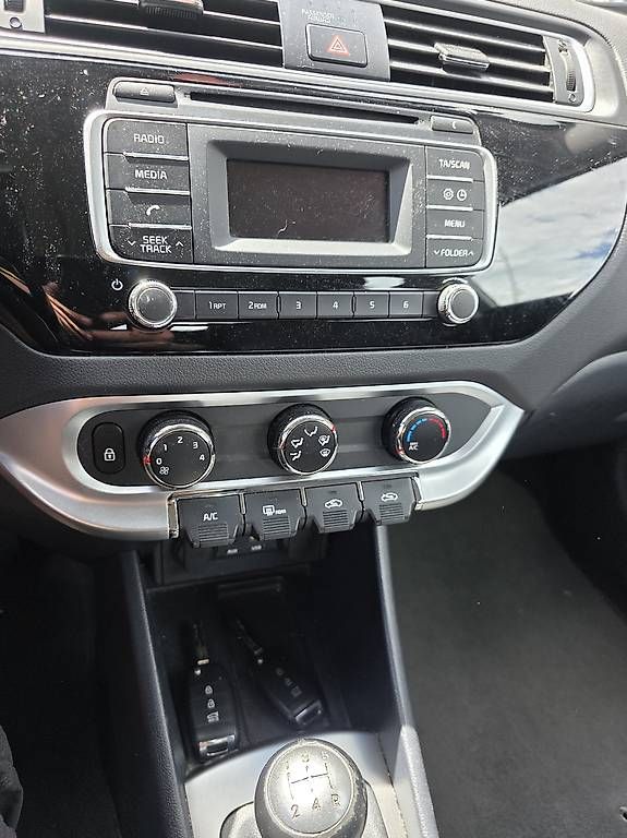 Automobili: Kia Rio Collaudata 29.05.2026 – Usato da Cadenazzo venduto da LuismacchineSagl 4