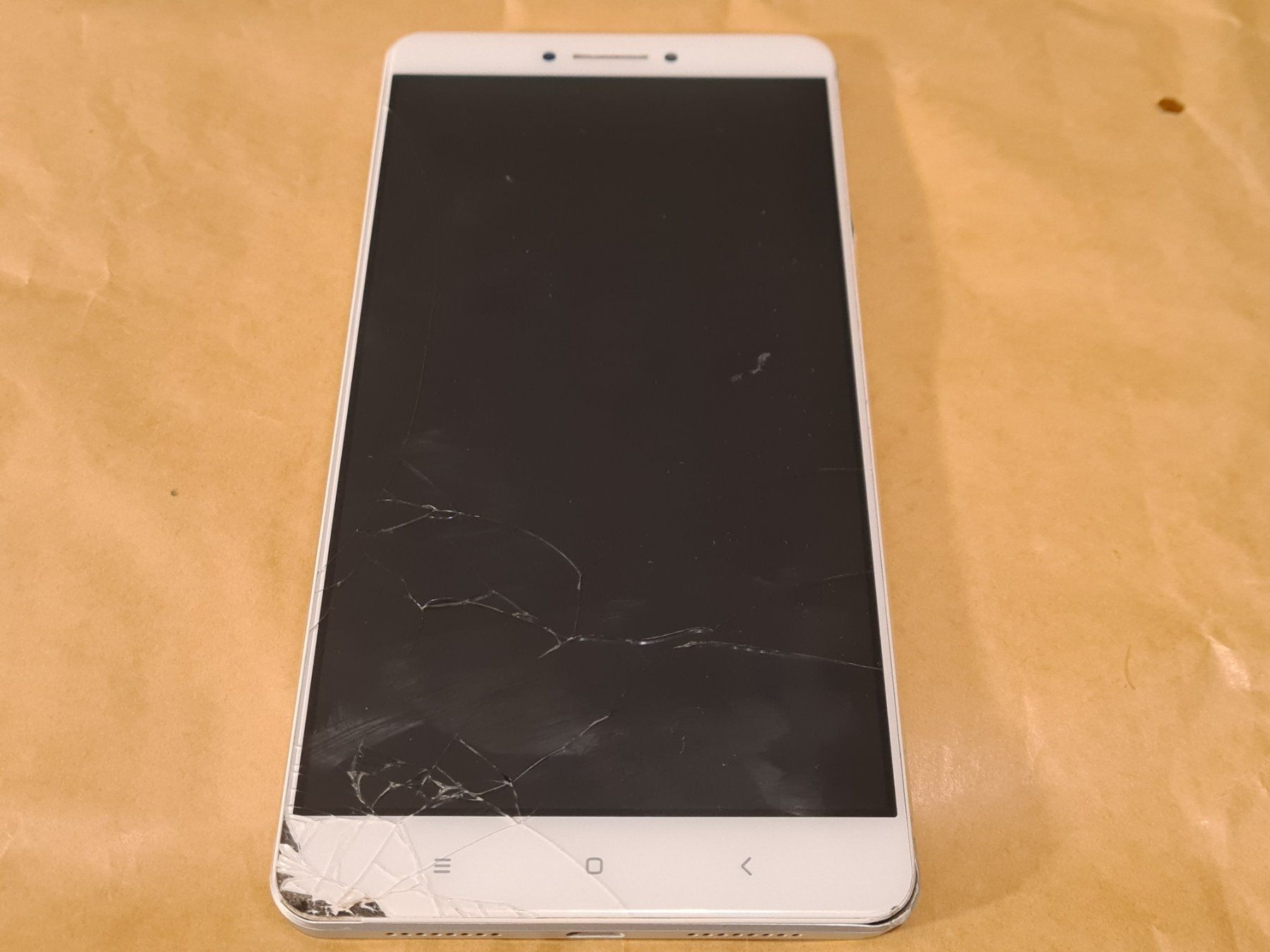 Xiaomi Handys / Smartphones: Android Handy Xiaomi defekt: Touchscreen beschädigt – Defekt aus Winterthur von Opusco