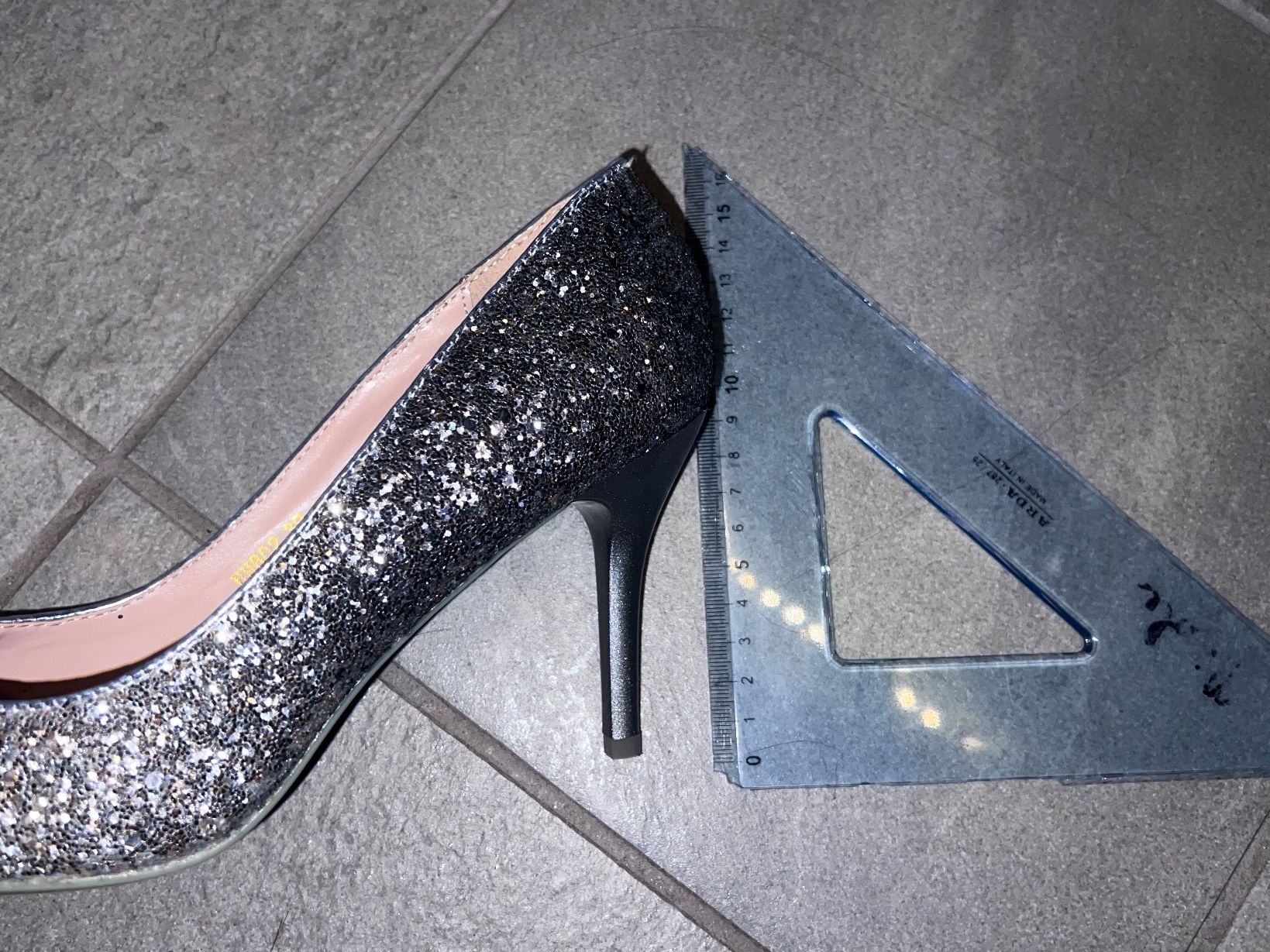 Alexander Mcqueen Scarpe da donna: nuovi tacchi 39 – Nuovo (secondo la descrizione) da Pregassona venduto da beatricee0 1