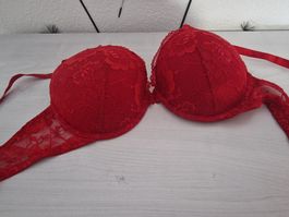 Roter Push-Up BH mit Spitze, Grösse 80C - neuwertig!