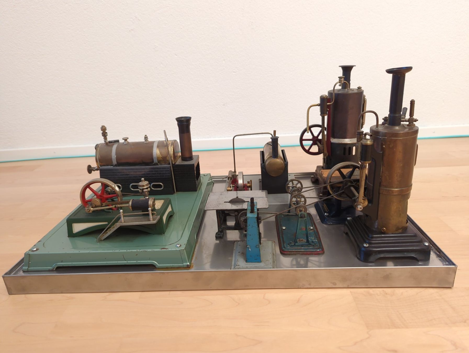 Kit di modellismo & Modellini statici: Dampfmaschinenmodelle – Usato da Obfelden venduto da Real_pleu 1