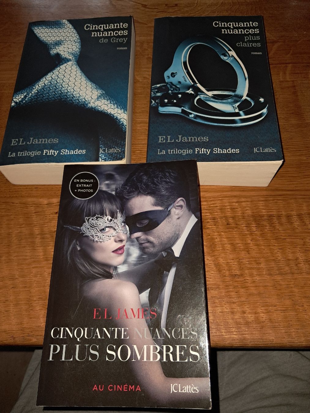 Libri: La trilogie Fifty Shades E L James – Usato da Le locle venduto da juliensaran