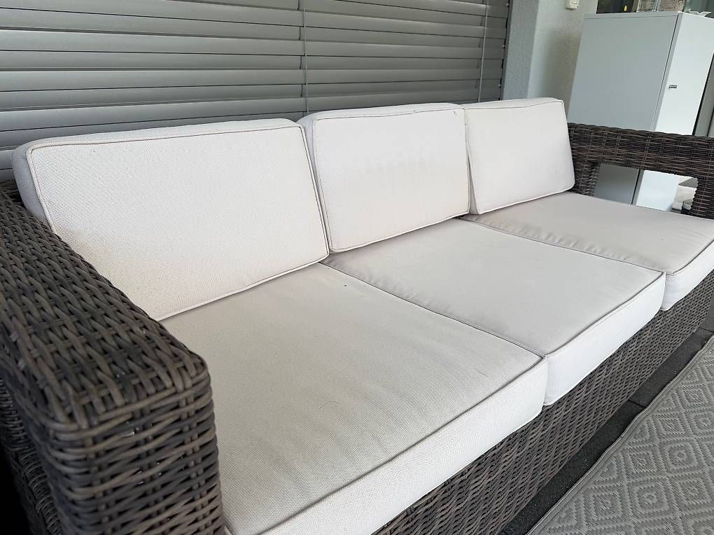 Sofas: Gartenlounge (Sofa + Tisch) – D'occasion à Rapperswil SG par Alberto1974 3