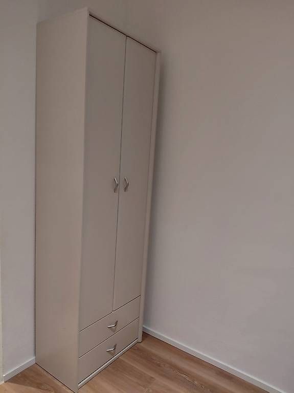 Schränke: Schrank – Gebraucht aus Binningen von eli_rcf2