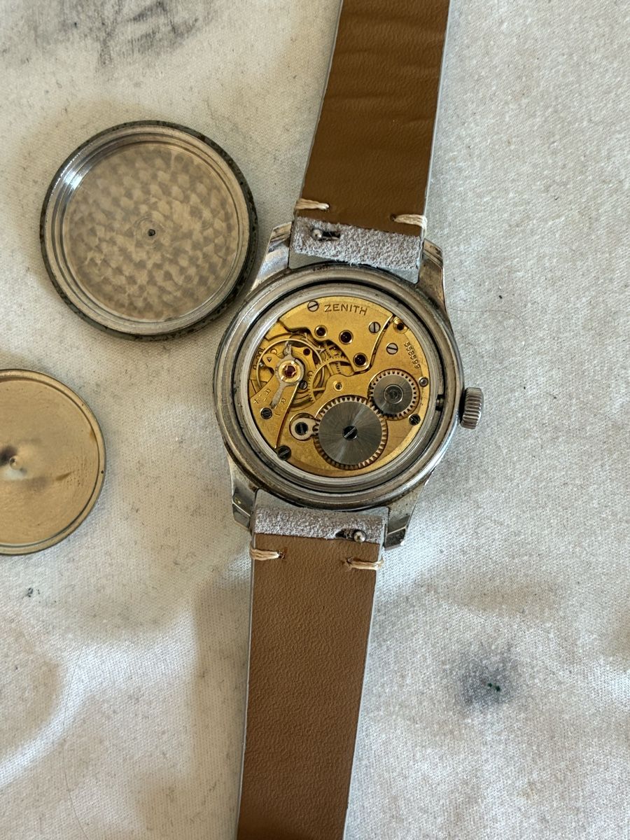 Zenith Calatrava Montre Vintage Mécanique 106-50-6 1950 - L'Heure Des
