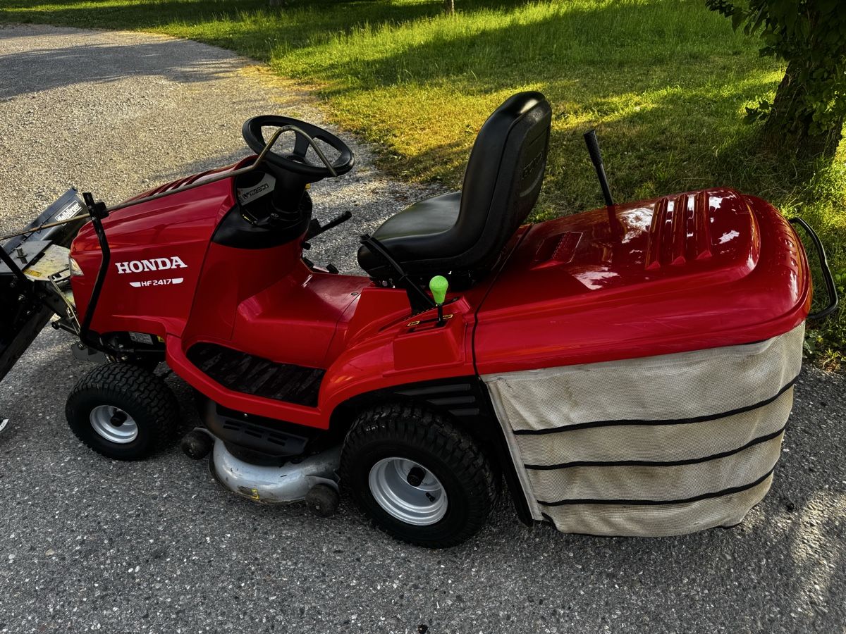 Honda Tagliaerba: Rasentraktor Honda 2417 mit Schneepflug – Usato da Niederuzwil venduto da Michael1990_ 3