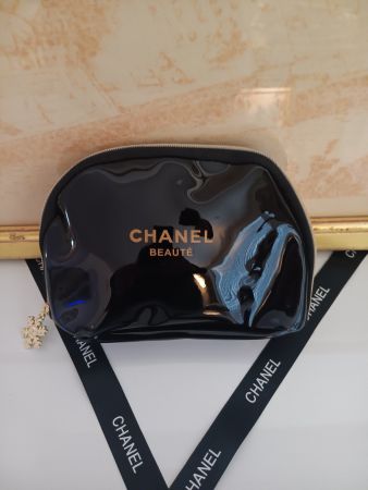 Chanel Original Neu Kosmetiktasche mit Logo in Gold 17 cm