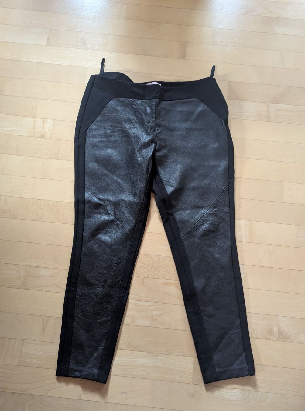 Ted Baker Pantaloni: Ted Baker Leder Hose Gr. L – Usato da Zollikon venduto da Mikifare