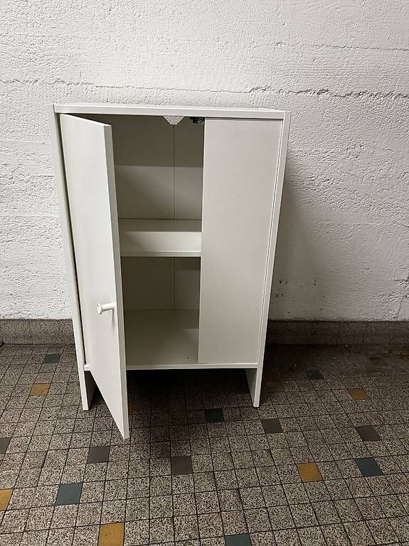 Armadi: Weisser Wandschrank / Hängeschrank mit Klappe – Usato da Zürich venduto da NFThyme 1