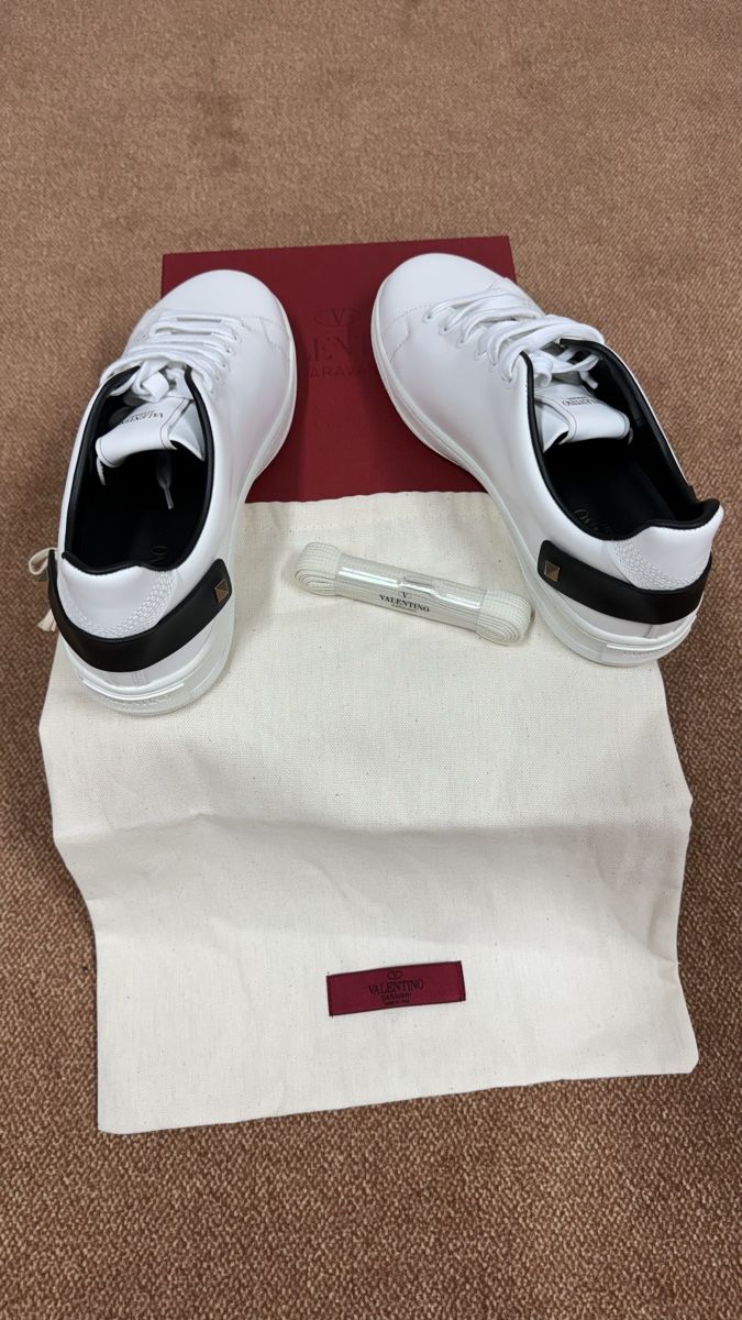 Scarpe da donna: Sneakers Valentino – Nuovo e nell'imballaggio originale da Nyon venduto da Swiss.quality
