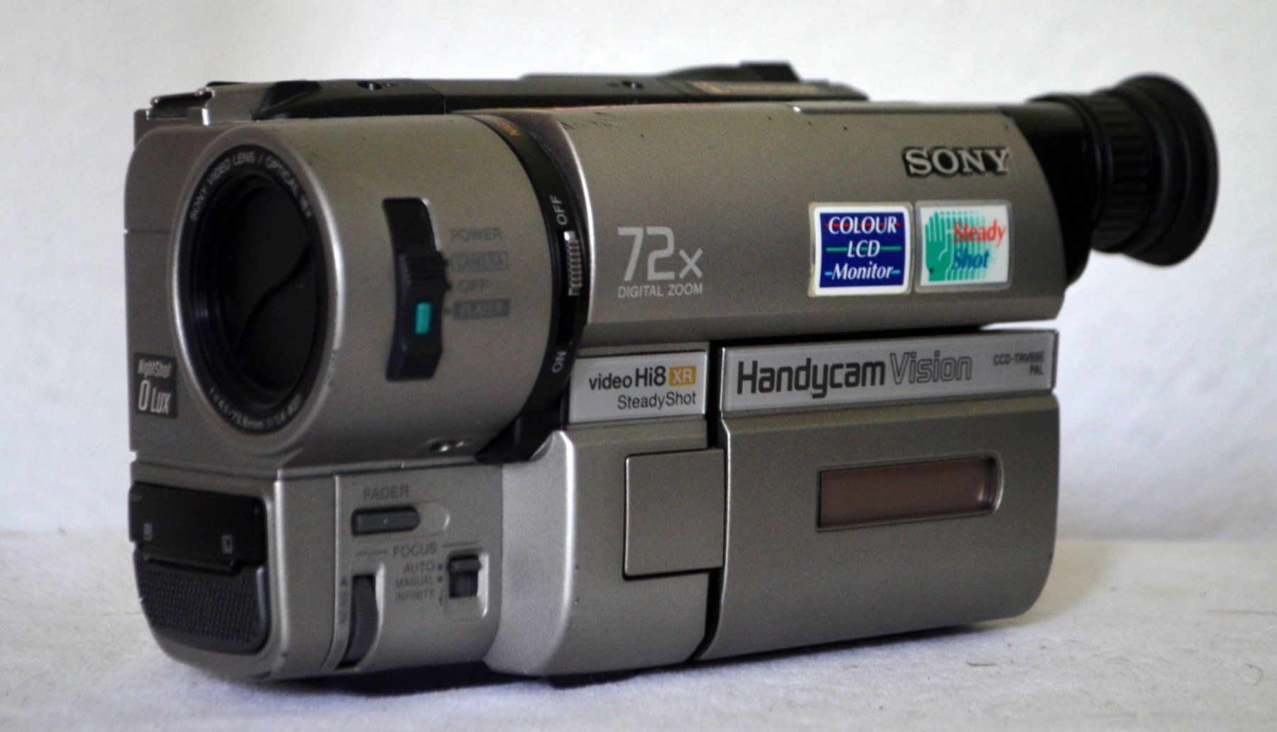 Sony Videocamere: Sony CCD-TRV69E Hi8  Camcorder / caméscope – Usato da Collonges venduto da arashee 5
