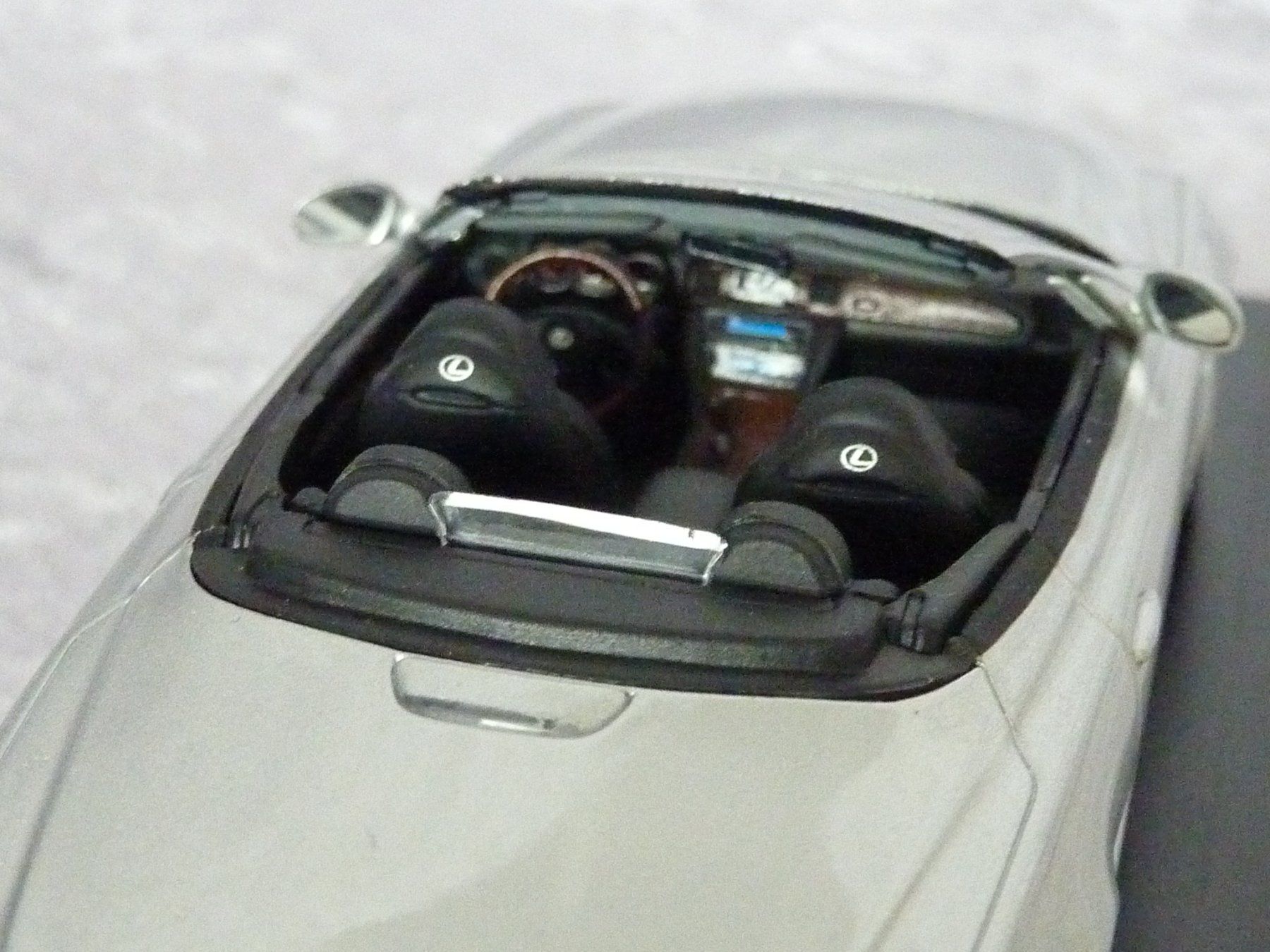 Lexus Modellini d'auto: Lexus 430 SC 1:43 – Nuovo e nell'imballaggio originale da Dürrenäsch venduto da modellautos4you 4