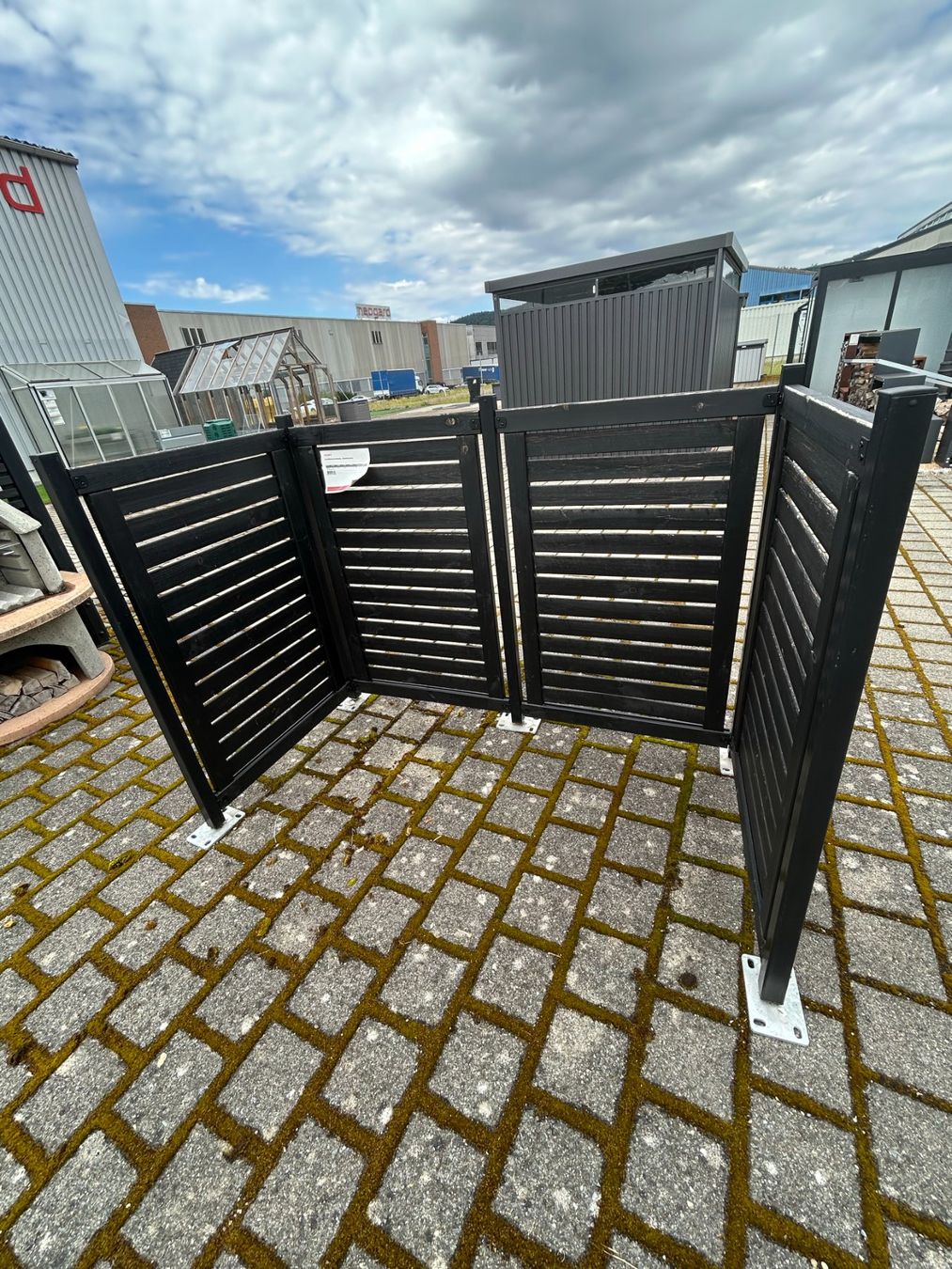 Geländer: Mülltonnenverkleidung – Gebraucht aus Gontenschwil von colibri24.