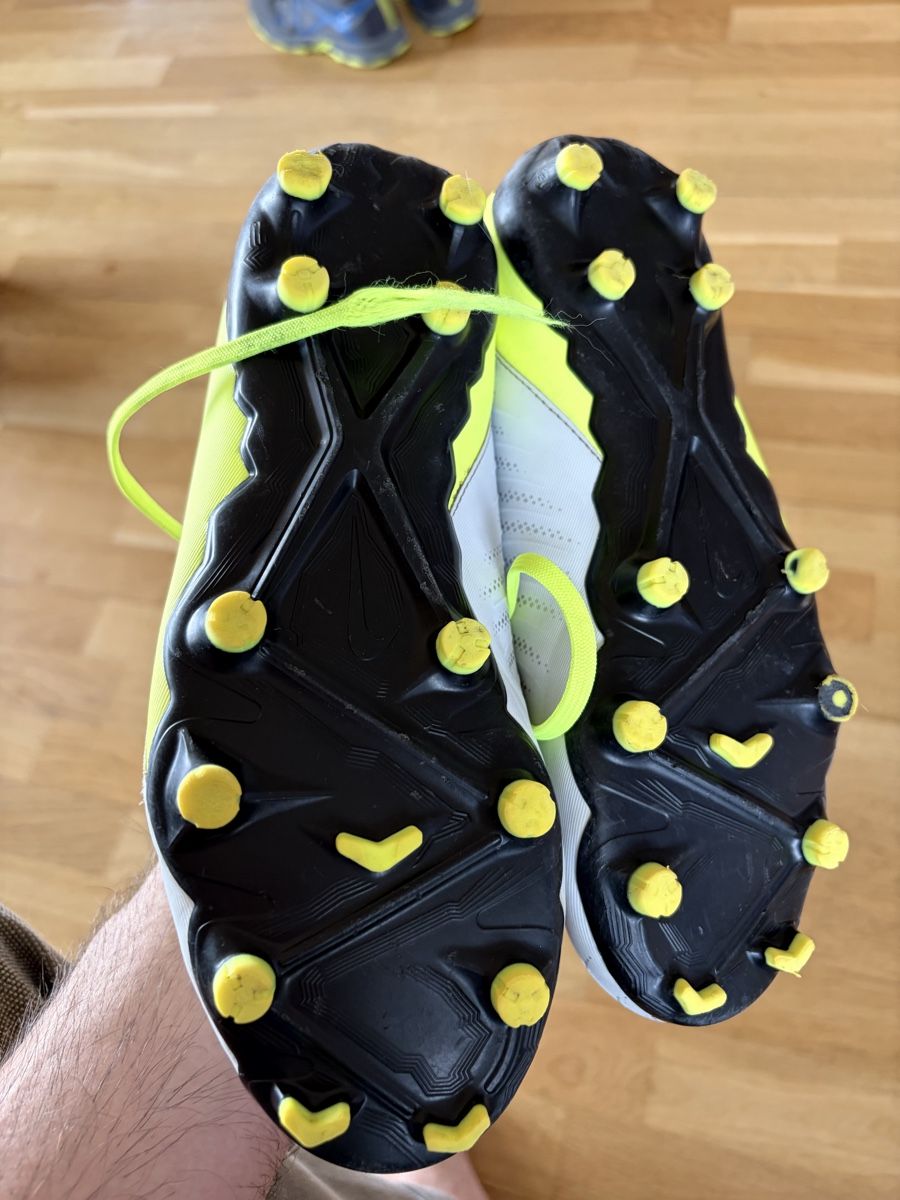 Scarpe per ragazzi: Fussballschuhe Nike Grösse 38 gebraucht – Usato da Bolligen venduto da ele_nhs7 1
